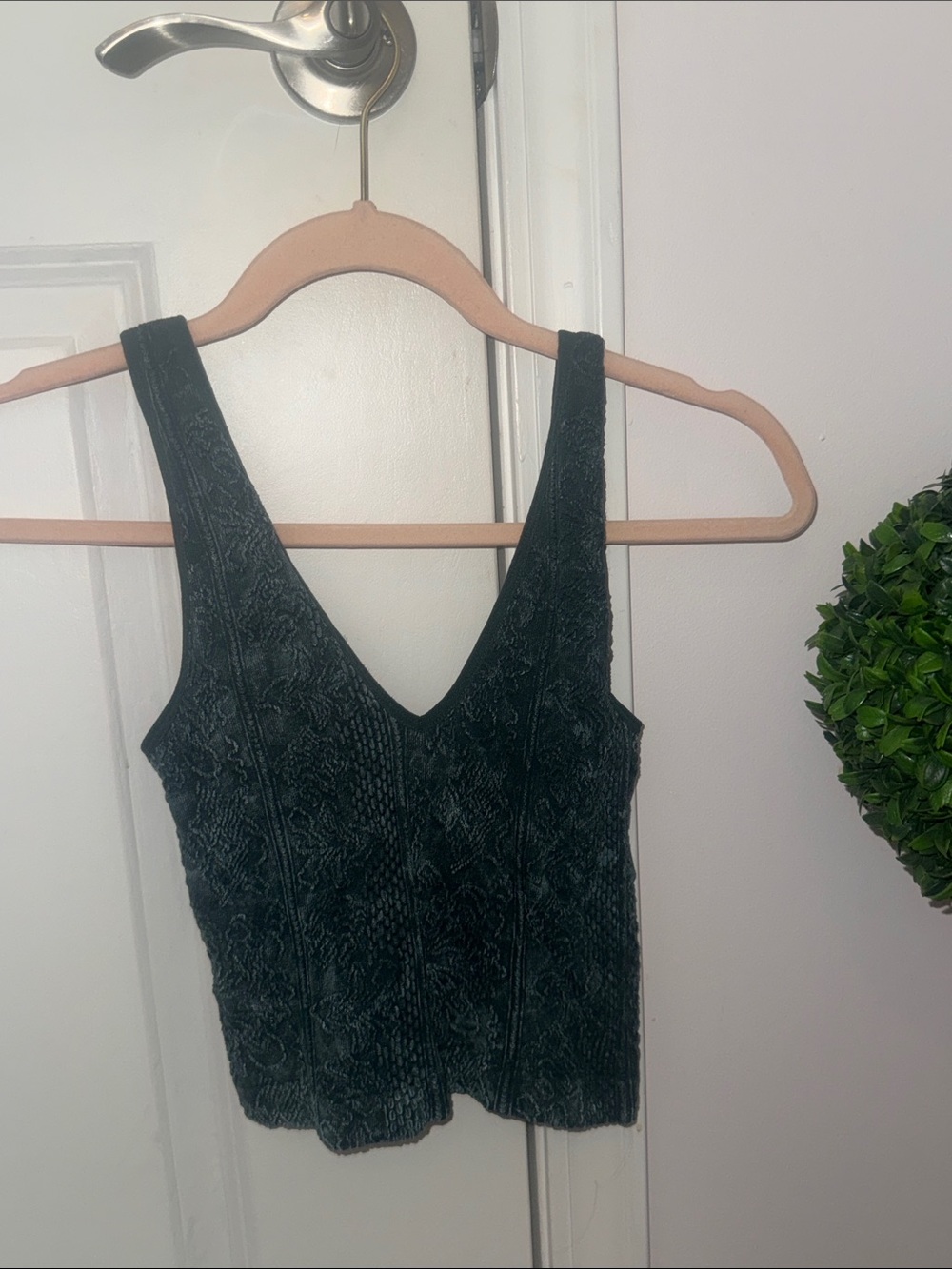 Urban Outfitters dark green stretchy Textured V-Neck Sleeveless Tank Top